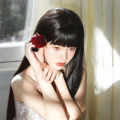 左撇子女人